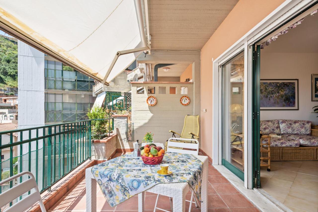 Taormina Comfortable Apartment With Terrace Kültér fotó